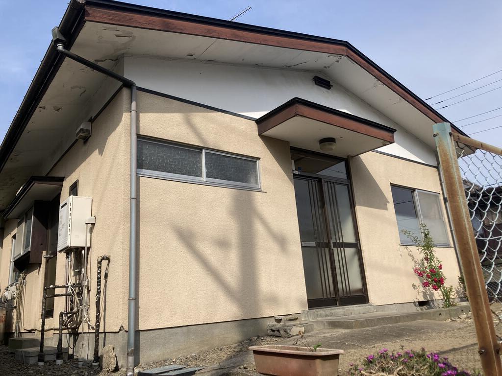 【大日向町貸家の建物外観】