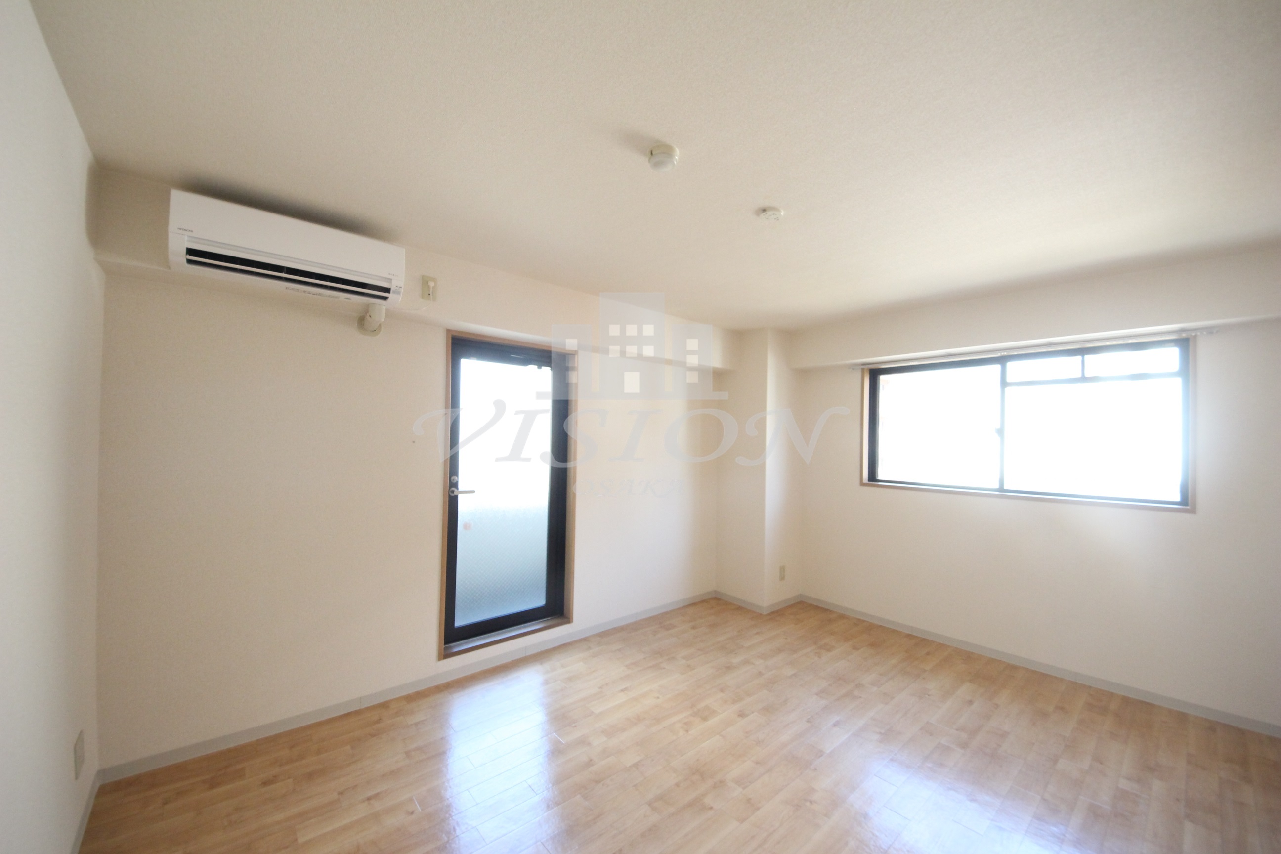 居室・リビング　室内写真は別室のものです