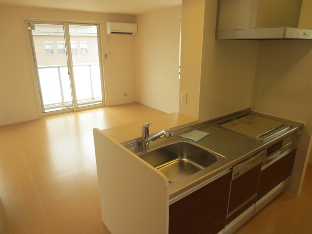 キッチン　別の部屋の写真です