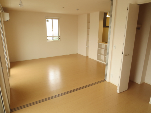 居室・リビング　別の部屋の写真です