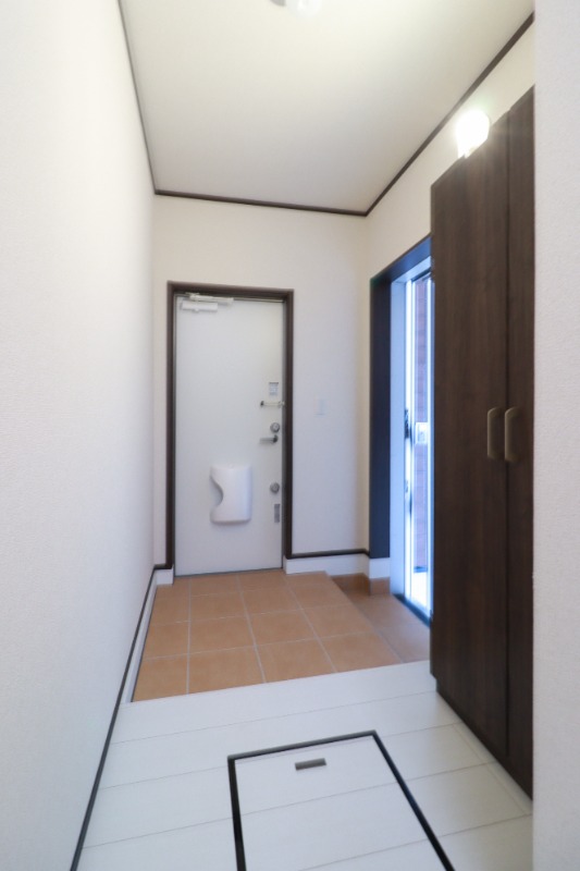 玄関　図面と現状に相違がある場合には現状を優先