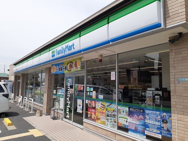 コンビニ　ファミリーマート西宮上ヶ原店様（コンビニ）まで340m
