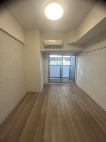 居室・リビング　コンパクトで使いやすい洋室です