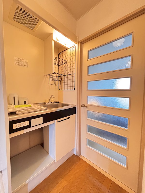 キッチン　上部に収納もあり快適です。