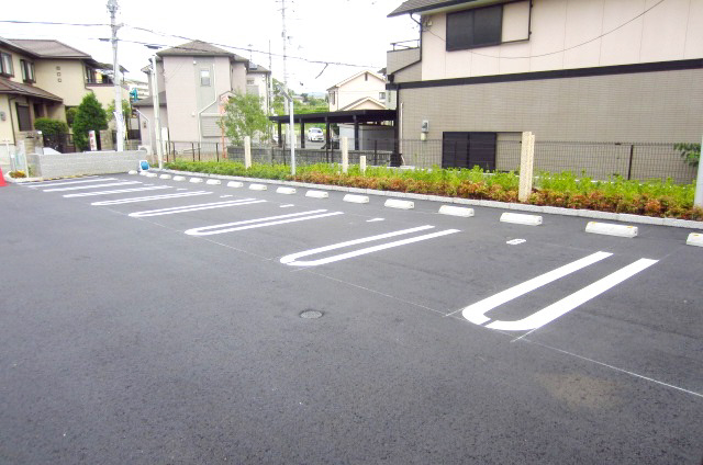 【泉南郡熊取町紺屋のアパートの駐車場】