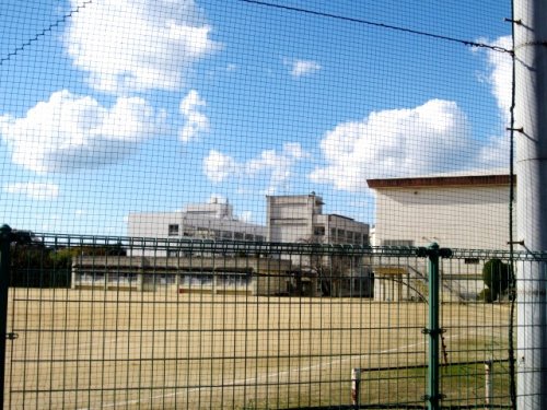 【泉南郡熊取町紺屋のアパートの中学校】