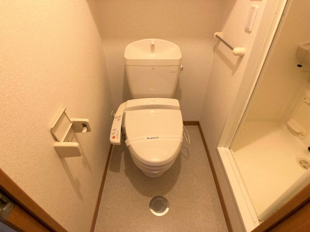 トイレ　設備・仕様は号室により異なる為、現況を優先致します。