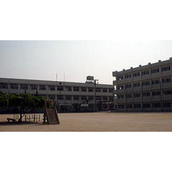 小学校　広島市立川内小学校（小学校）まで656m