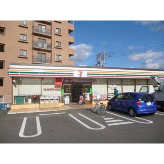コンビニ　セブンイレブン広島川内５丁目店（コンビニ）まで687m