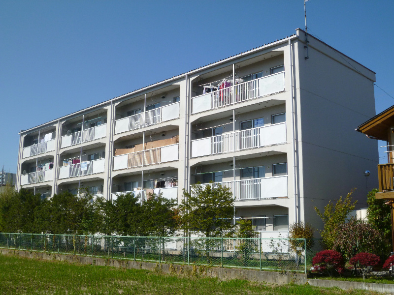 シャトー弐番館の建物外観