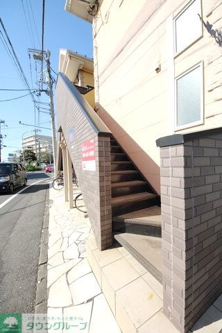 【ネオステージ大倉山Bの建物外観】