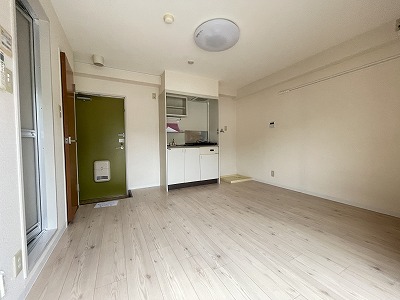 その他部屋・スペース　広くて明るい寝室