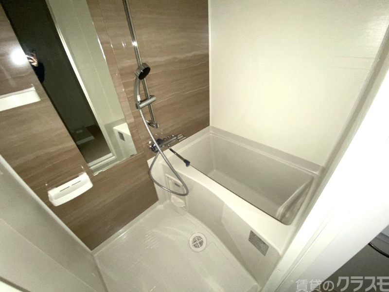 バス・シャワールーム　ゆっくり入れそうですね。一日のお疲れをお取りください。