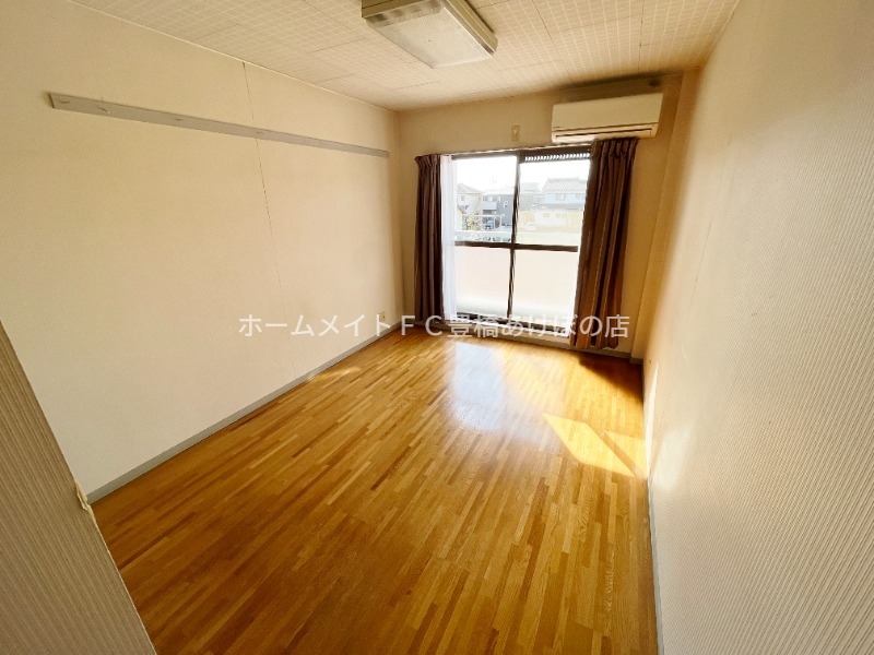 居室・リビング　同型別部屋写真