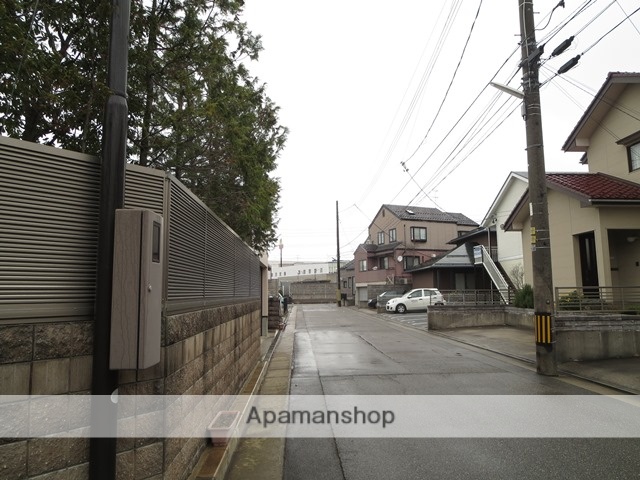 その他　前面道路（その他）まで0m