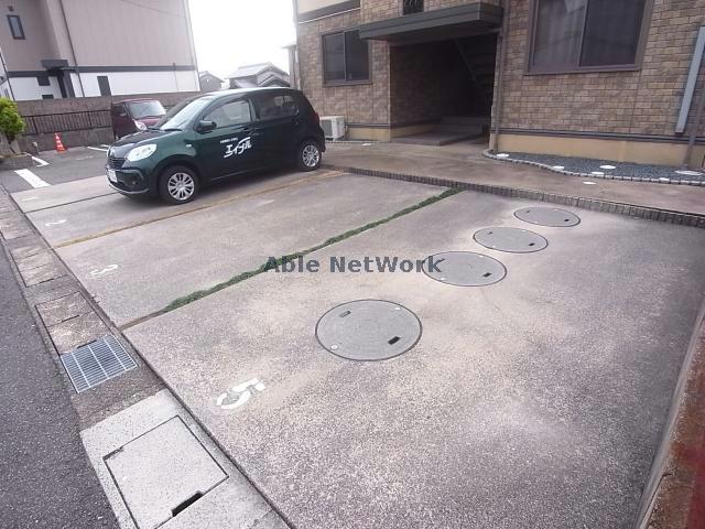 駐車場　駐車場