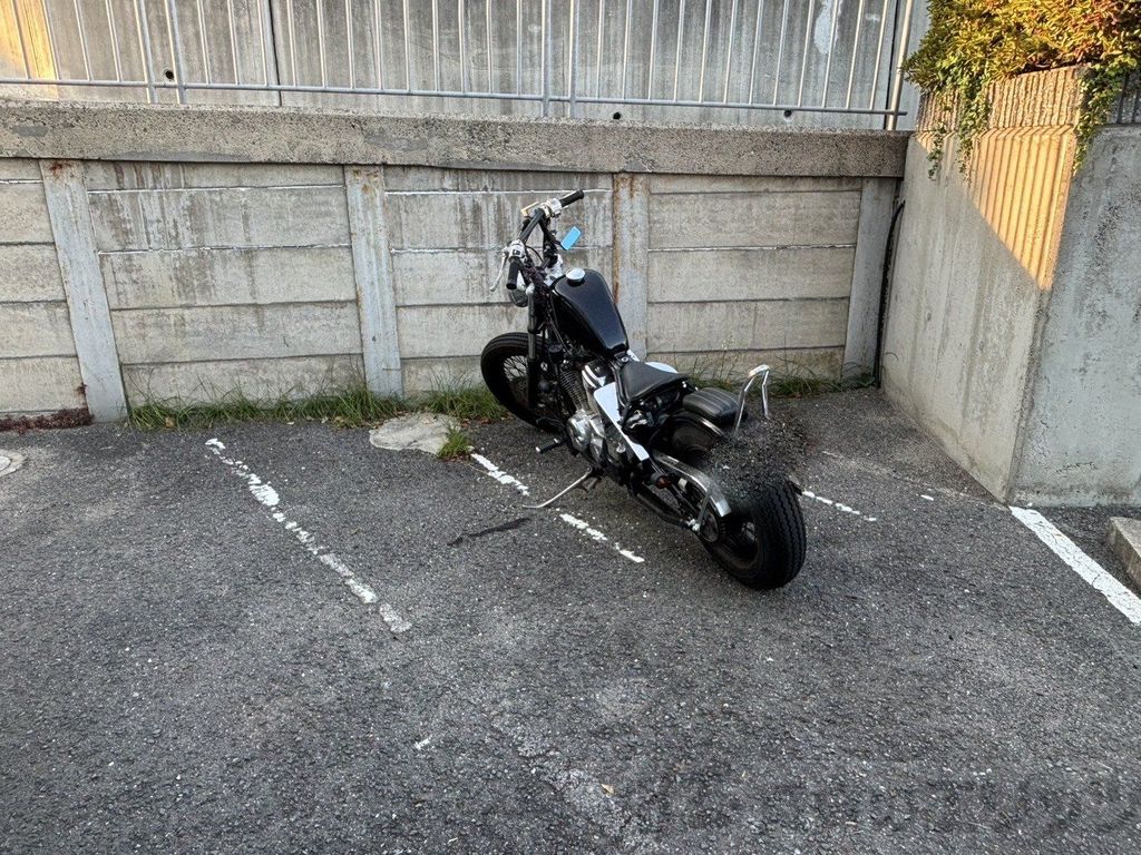 駐車場　バイク駐車場