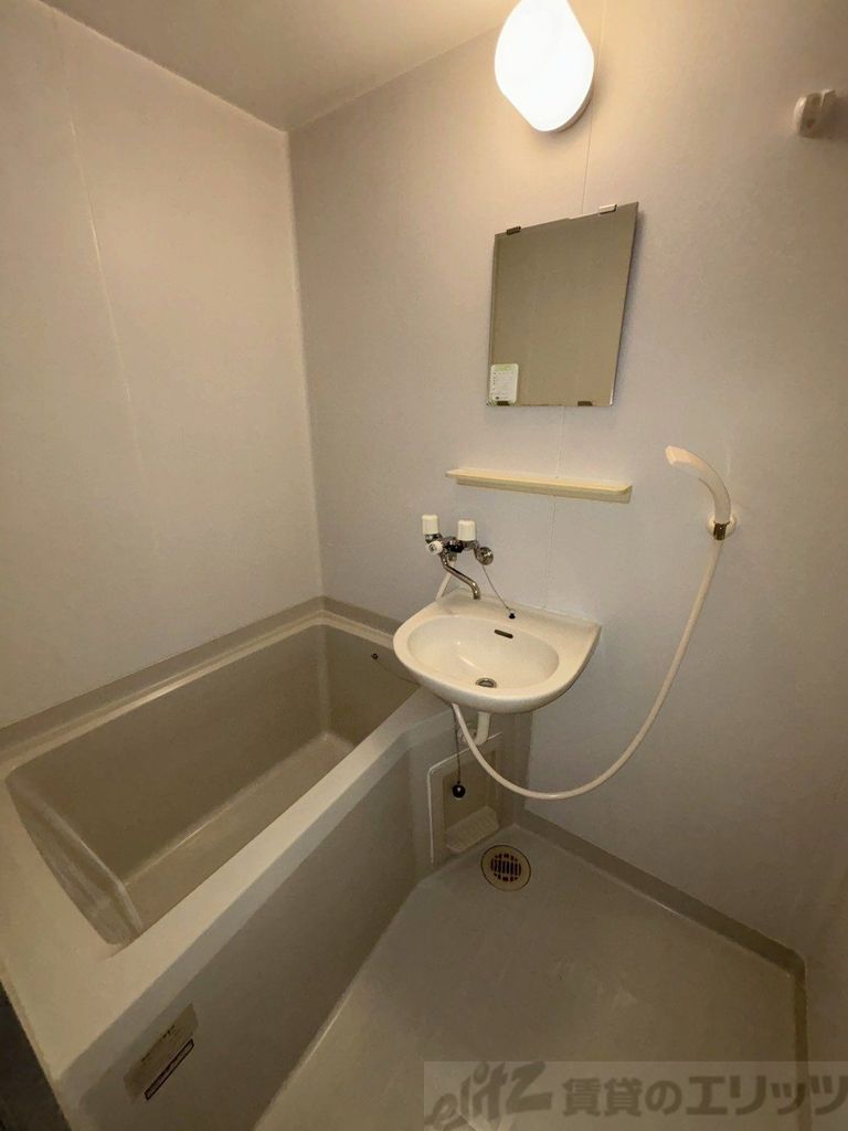 バス・シャワールーム　バス