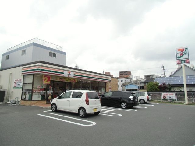 コンビニ　セブンイレブン（コンビニ）まで383m
