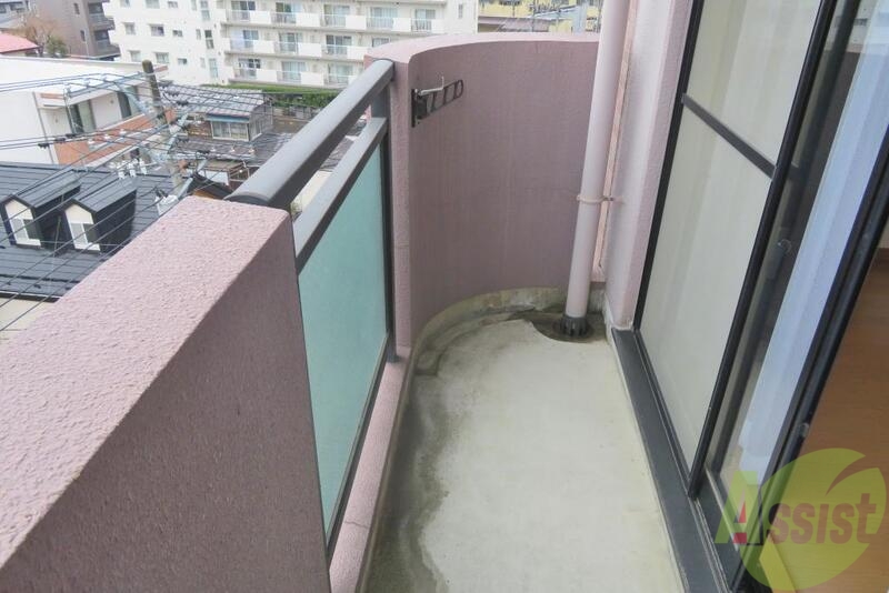 バルコニー　バルコニーは陽当たり良好、お洗濯が乾きやすそうですね