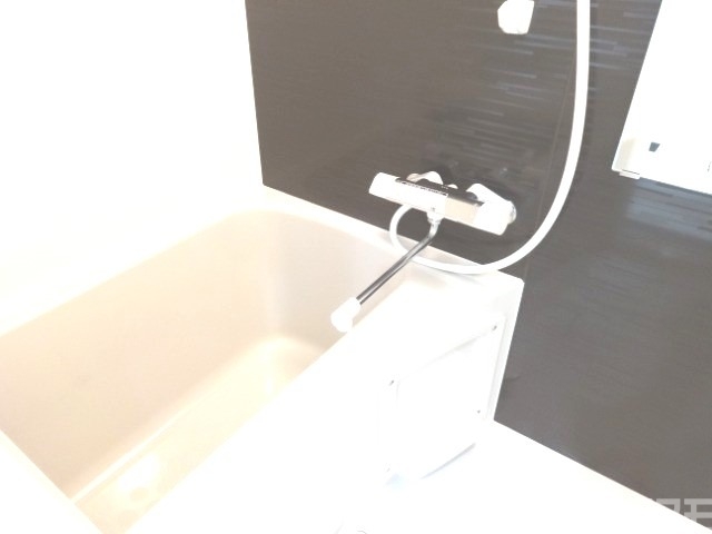 バス・シャワールーム　一日のお疲れをお取りくださいませ。