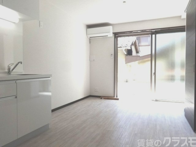 居室・リビング　２部屋続きで使いやすいです。