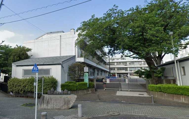 小学校　横浜市立西前小学校（小学校）まで277m