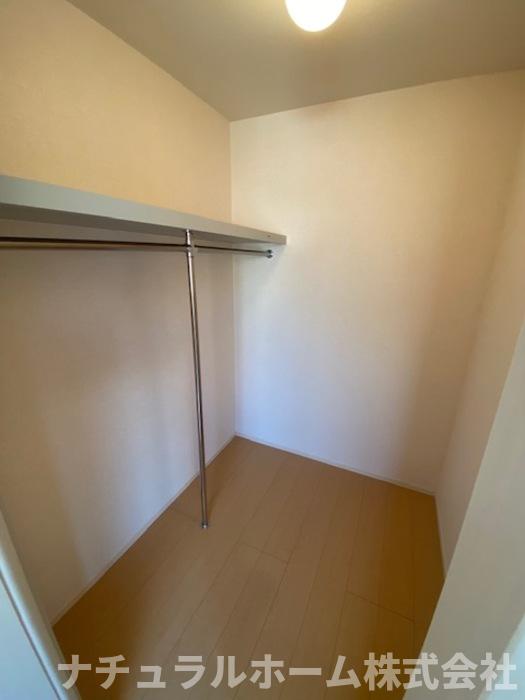 収納　ウォークインクローゼット