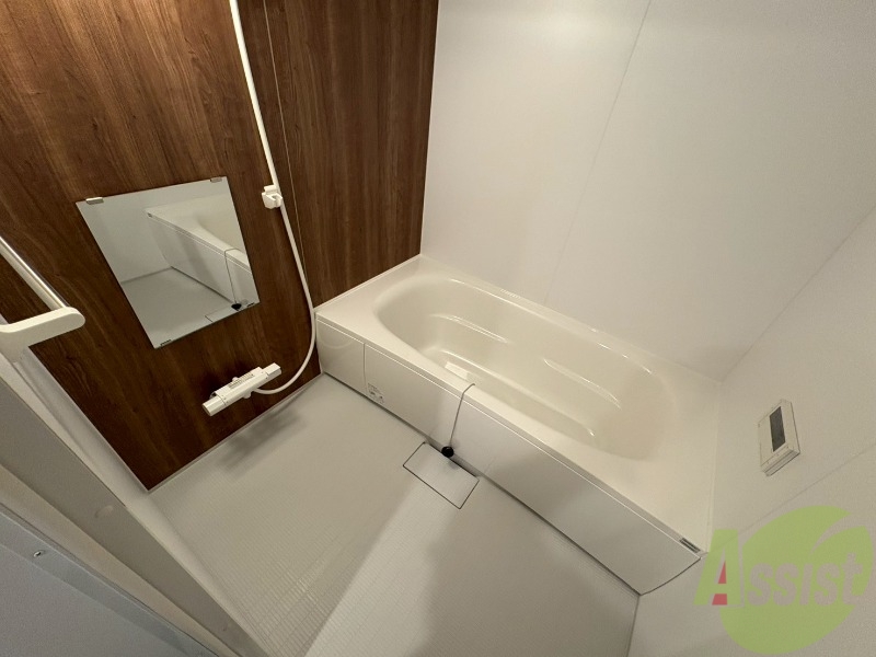 バス・シャワールーム　お風呂になります。一日の疲れを癒してくださいね。