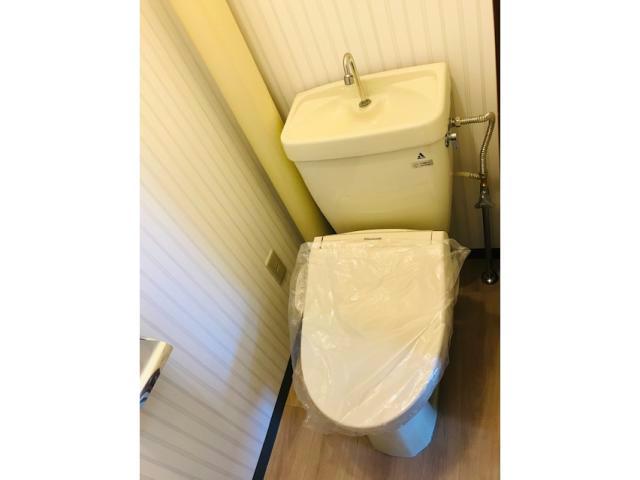 下関市 3階建 築40年のトイレ写真