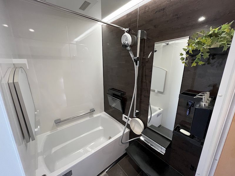 バス・シャワールーム　お風呂の様子。清潔感があります。