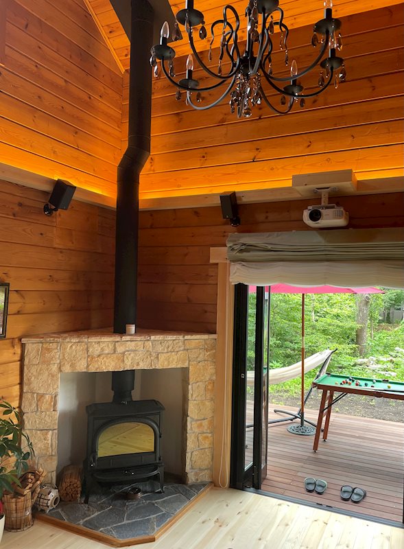 その他設備　夏は出番がないかもしれませんが、薪ストーブの設置が有りとても