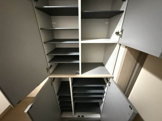 収納　シューズボックス
