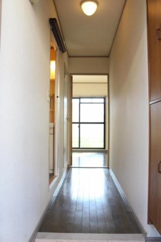 玄関　収納もある玄関です