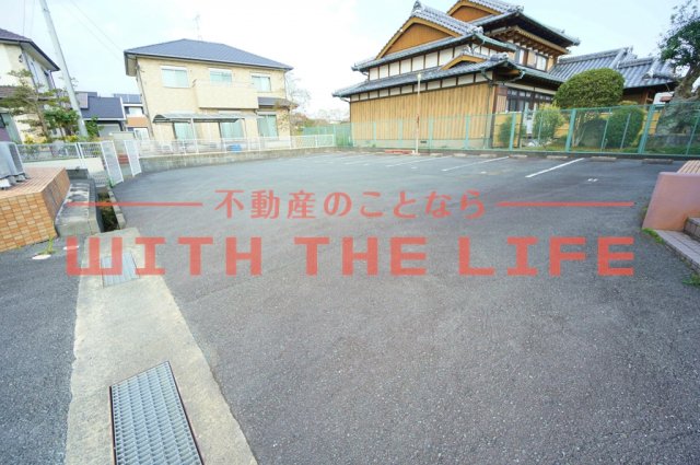 駐車場　駐車場に車を止められます