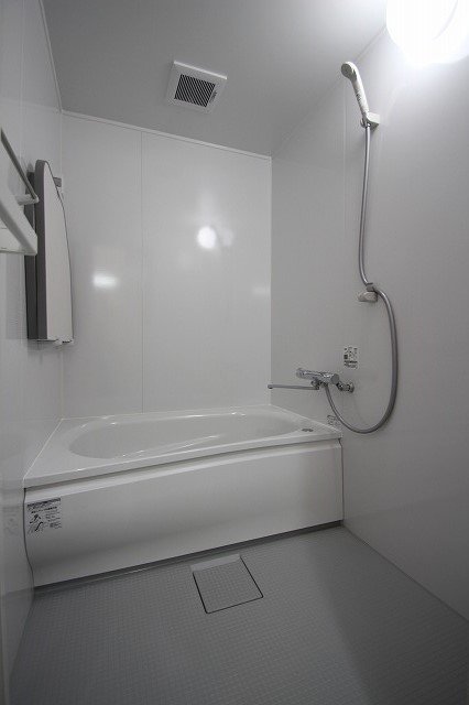 バス・シャワールーム　同物件、別号室のものです。