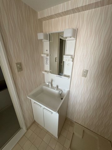 洗面設備　独立洗面台です