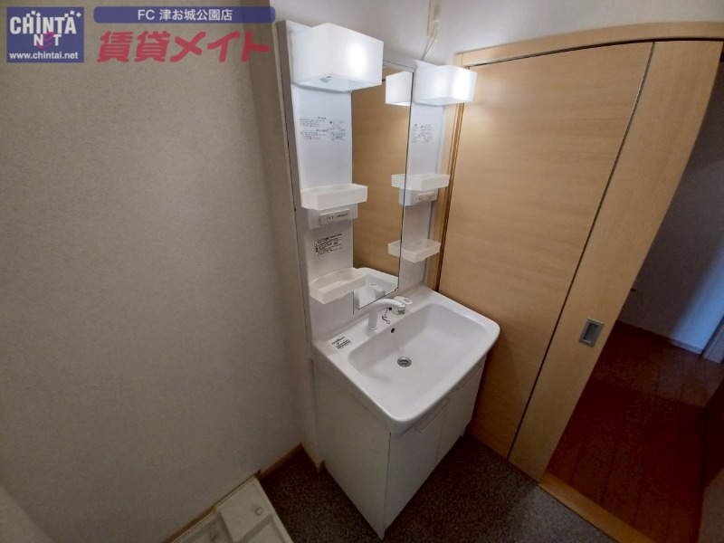 洗面設備　同型参考写真