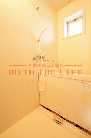 バス・シャワールーム　コンパクトで使いやすいお風呂です