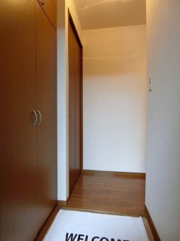 玄関　図面と現状に相違がある場合には現状を優先