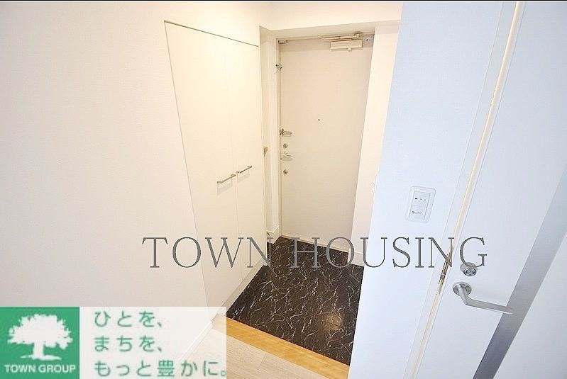 玄関　お部屋探しは株式会社　タウンハウジング　までお気軽にお問合…
