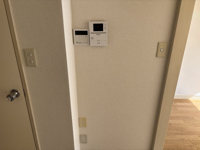 セキュリティ　TVモニターホンと給湯リモコンでお湯の温度を調節出来ます♪