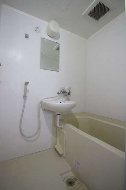 バス・シャワールーム　同物件別室です。