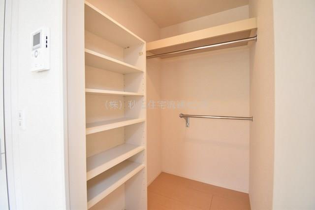 収納　ウォークインクローゼット