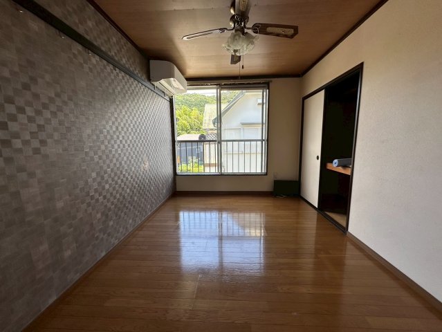 居室・リビング　ゆったり過ごせる居間です