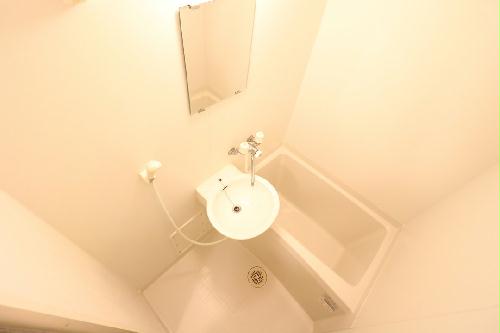 バス・シャワールーム　浴室乾燥機で雨や雪の日でもらくらくお洗濯！