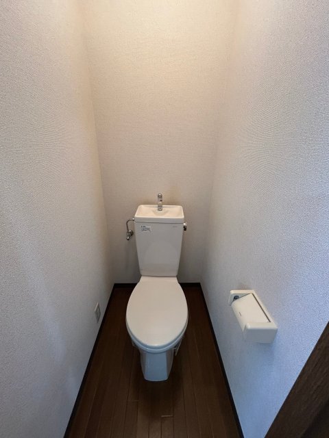 トイレ　※写真は他号室です