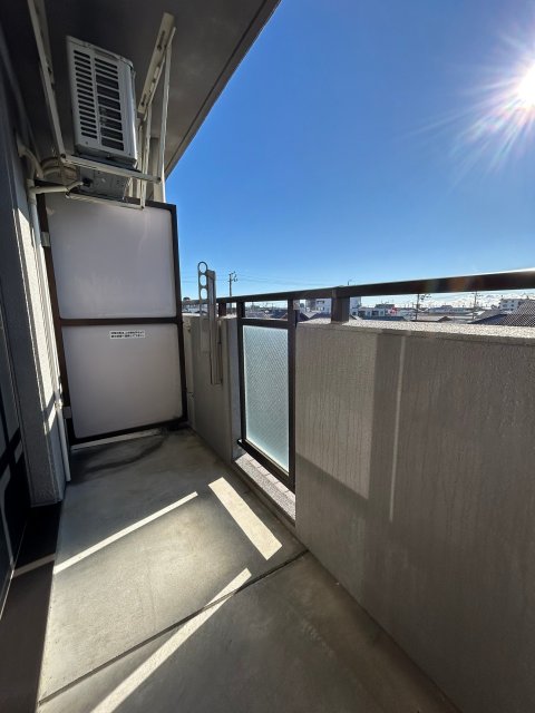 バルコニー　※写真は他号室です