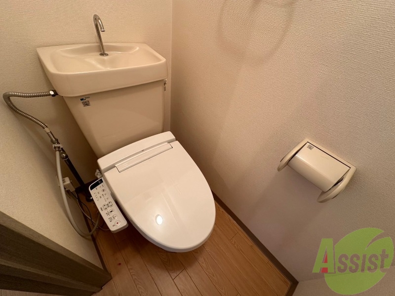 トイレ　キレイなお手洗いで安心してご利用頂けます。