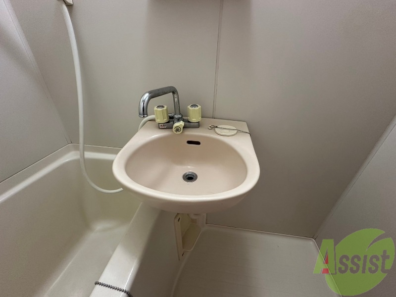 洗面設備　洗面台付は朝の忙しい時間にとても助かりますね。